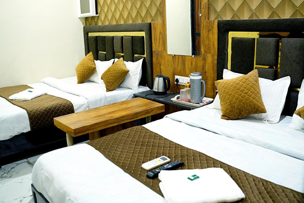Hotel Mahalok Palace อุจเจน ภายนอก รูปภาพ